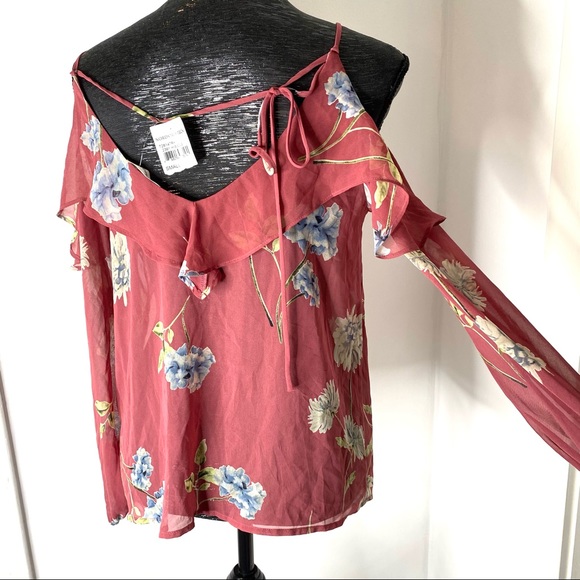 Soprano Nordstrom Rack NWT Cold Shoulder Floral Top - Picture 7 of 12
